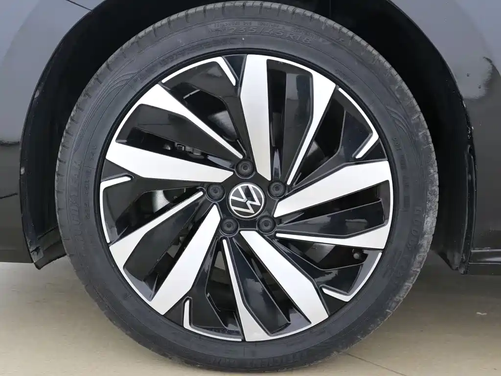 Volkswagen Passat 2023 — фото 13