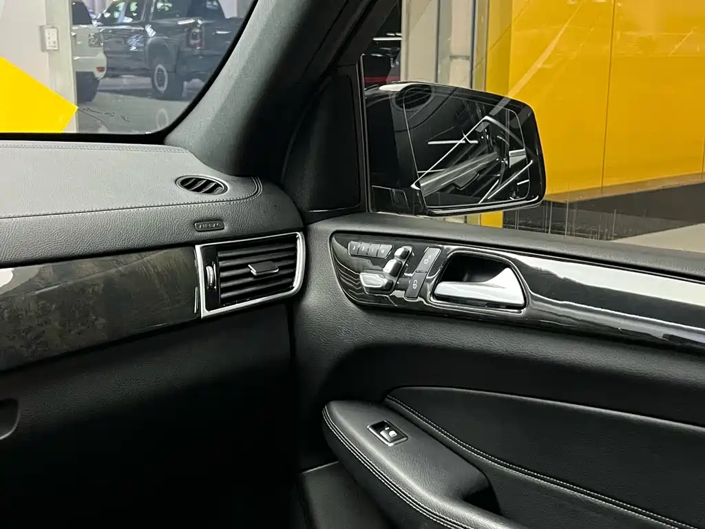 Mercedes-Benz GLS 2016 — фото 22