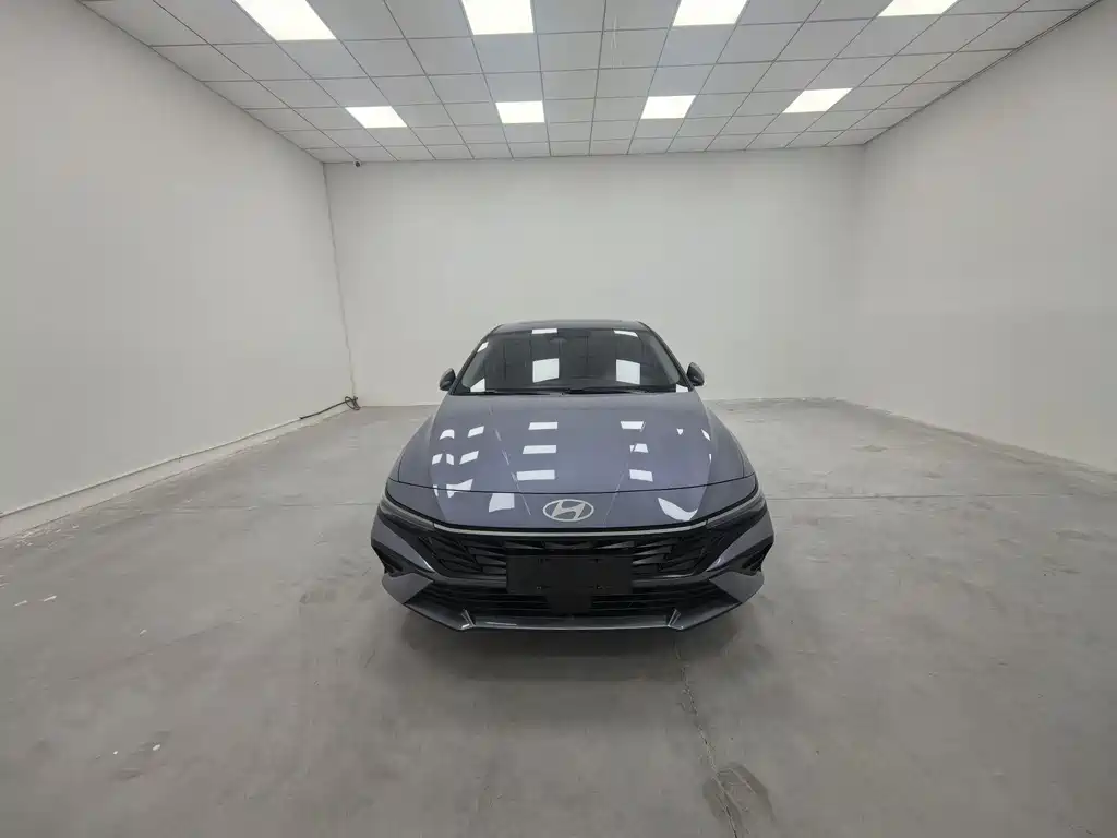 Hyundai Elantra 2024