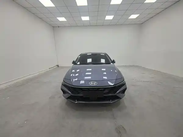 Hyundai Elantra 2024