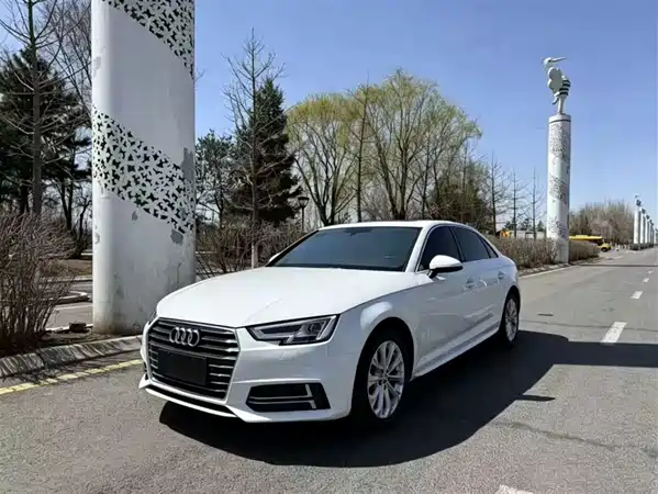 Audi A4L 2019