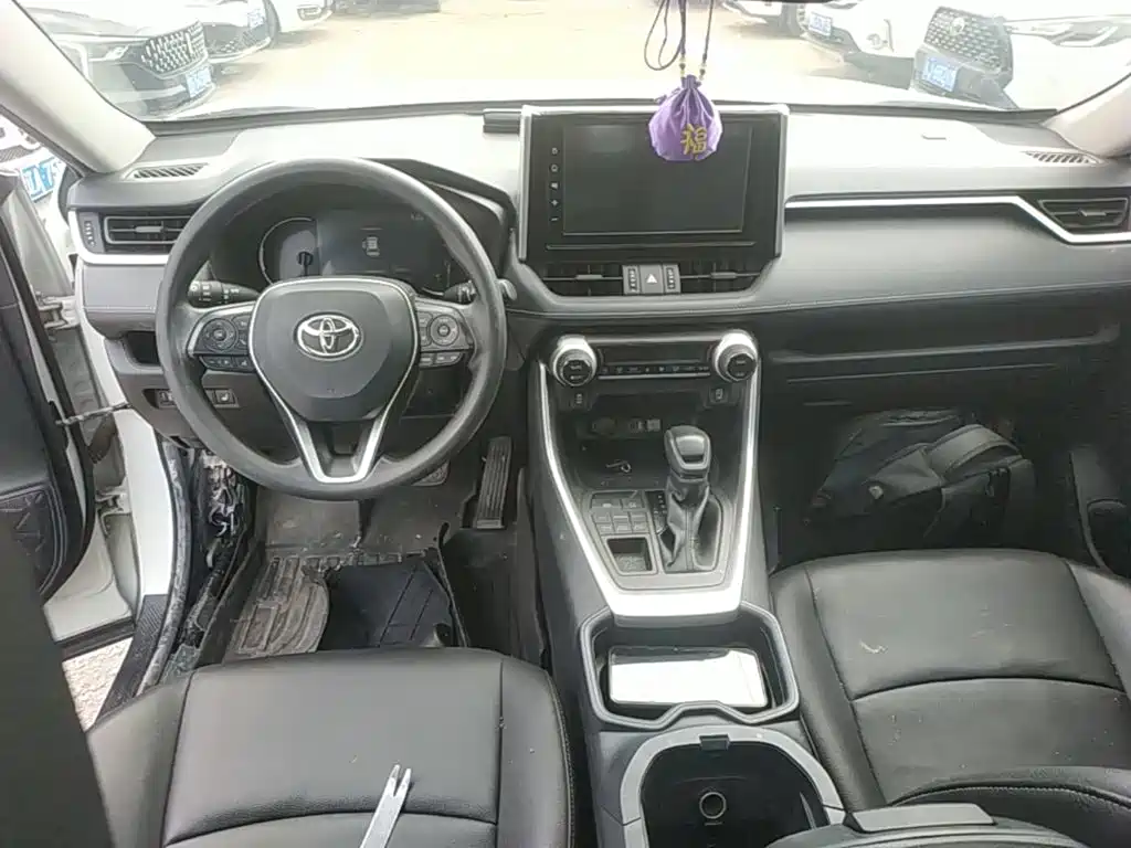 Toyota RAV4 2020 — фото 10