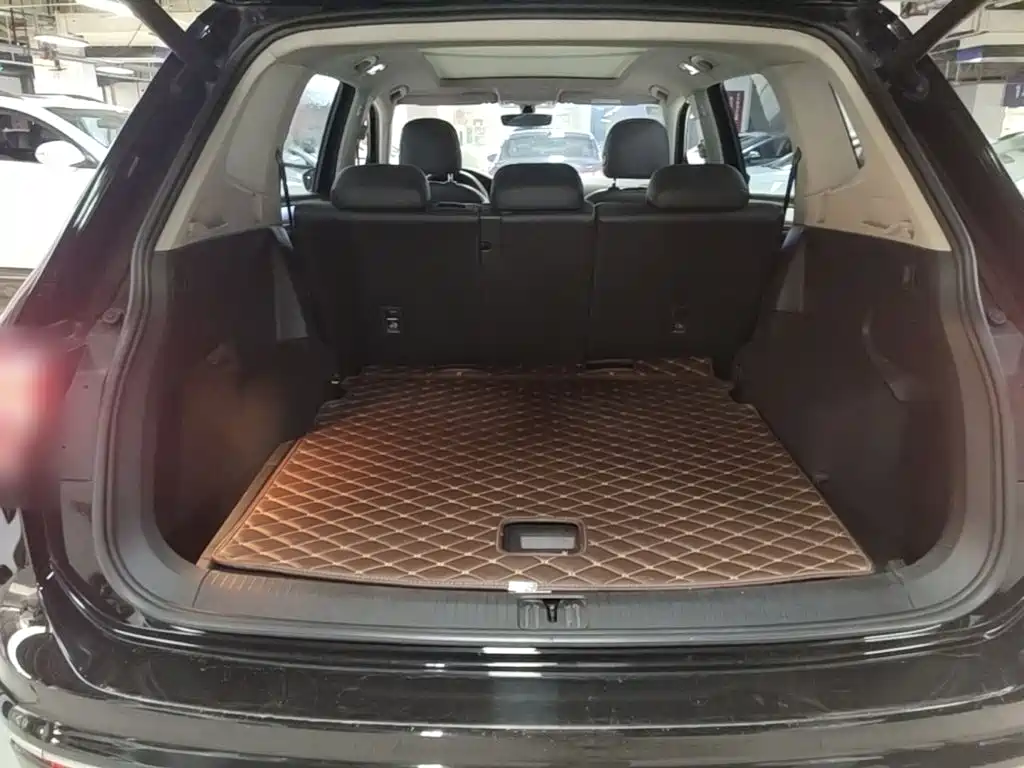 Volkswagen Tiguan L 2018 — фото 19