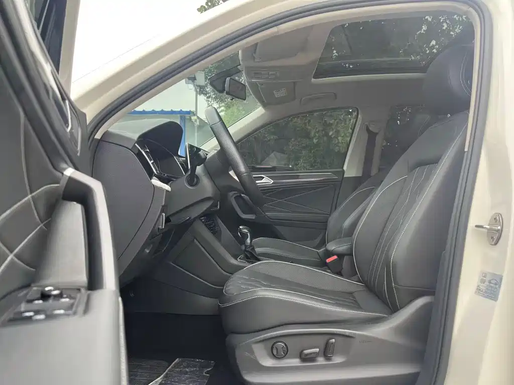 Volkswagen Tiguan L 2023