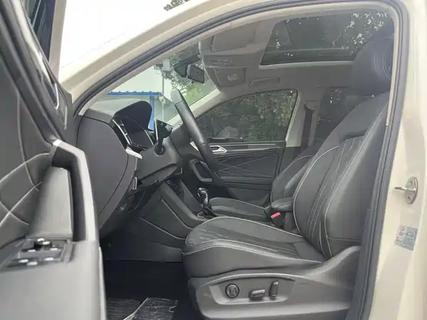 Volkswagen Tiguan L 2023