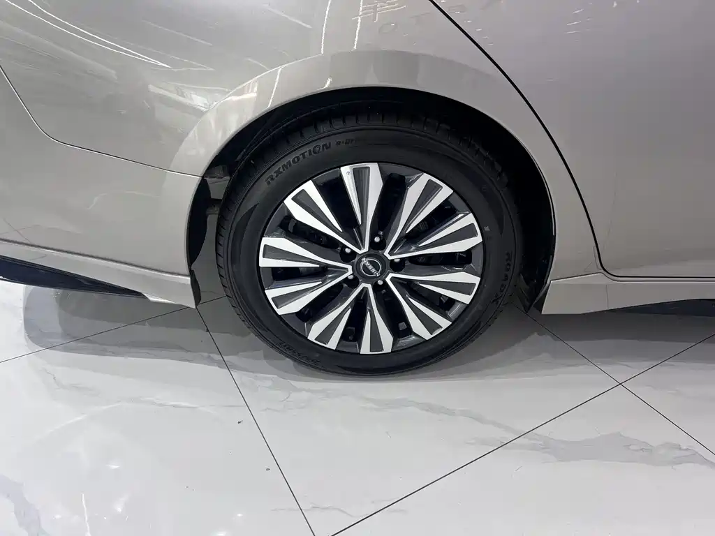 Nissan Teana 2022 — фото 19