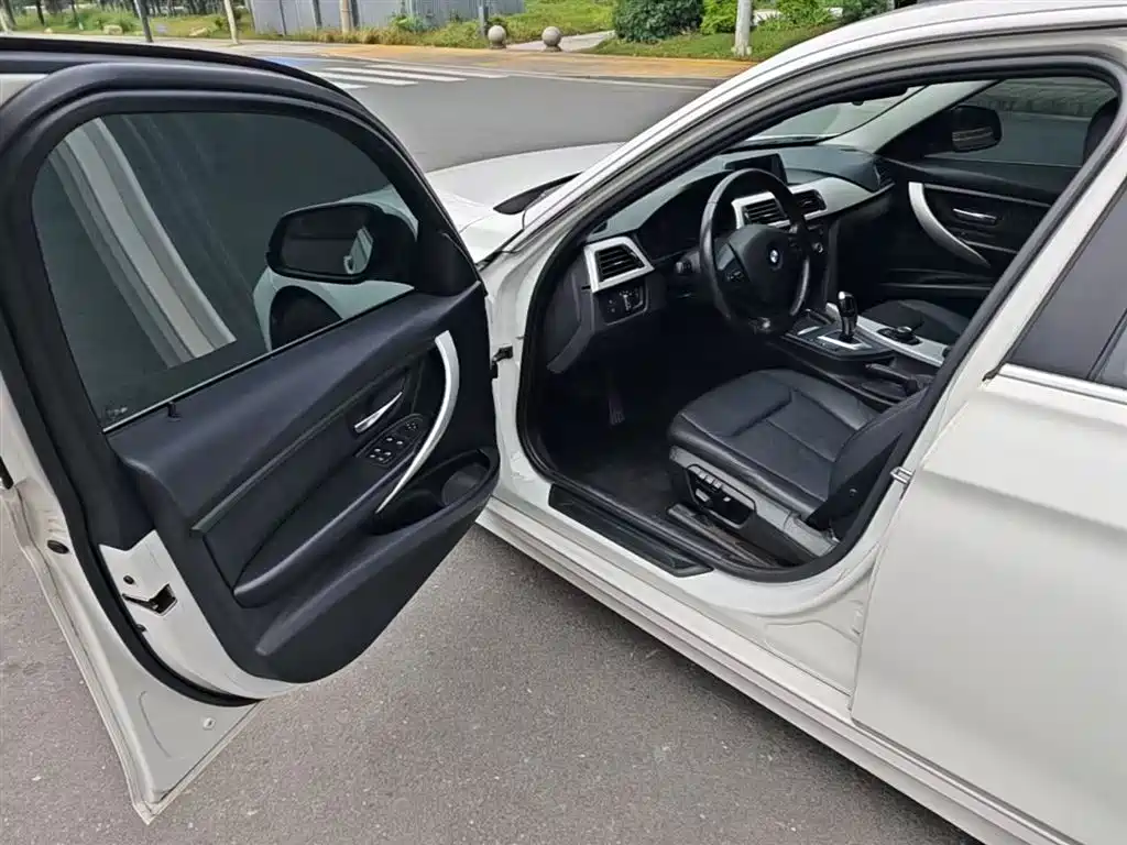 BMW 3 Series 2014 — фото 16