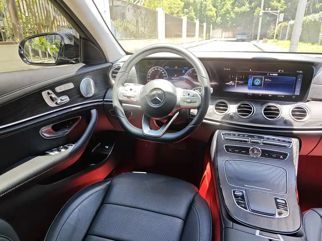 Mercedes-Benz E-Class 2020 — фото 12