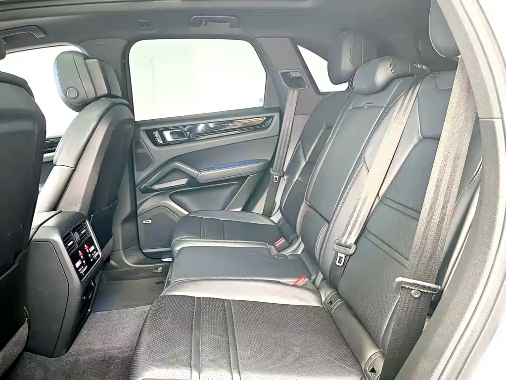 Porsche Cayenne 2022 — фото 14