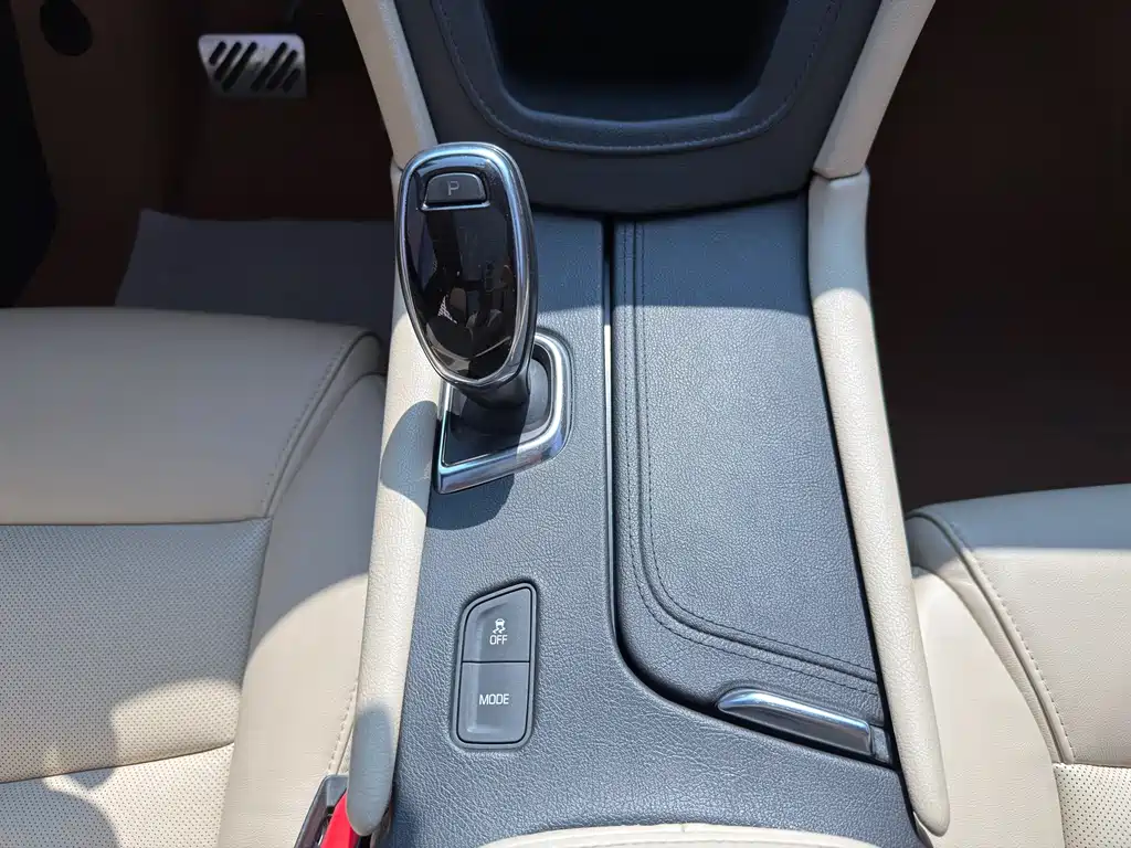 Cadillac XT5 2018 — фото 17