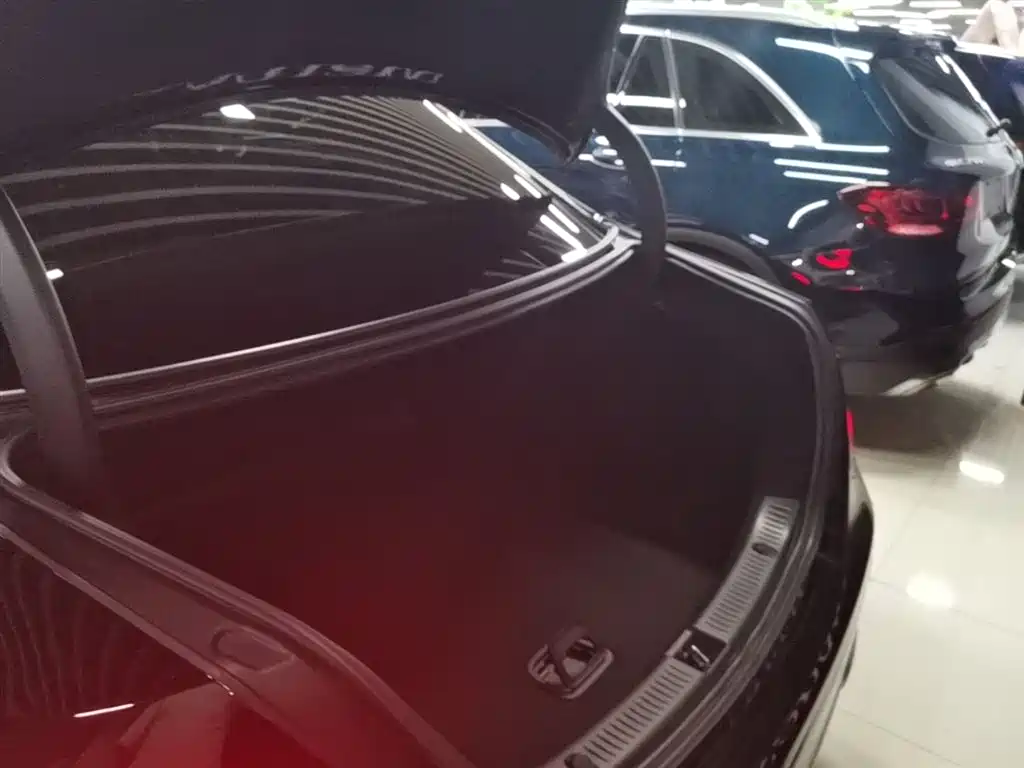 Mercedes-Benz E-Class 2020 — фото 19