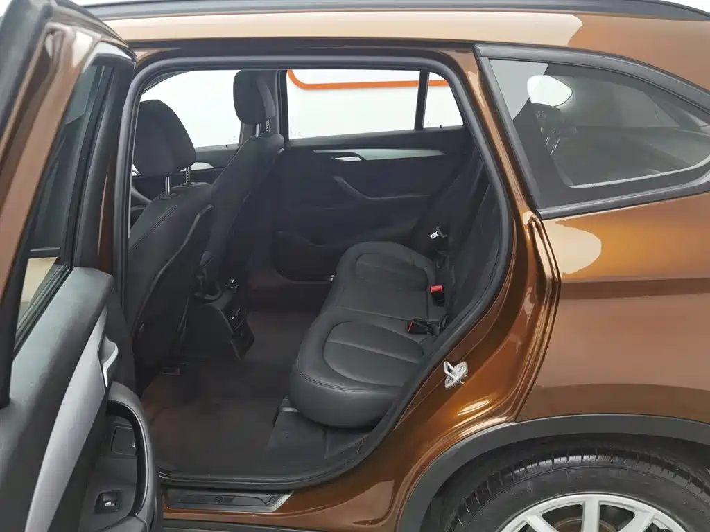 BMW X1 2017 — фото 15