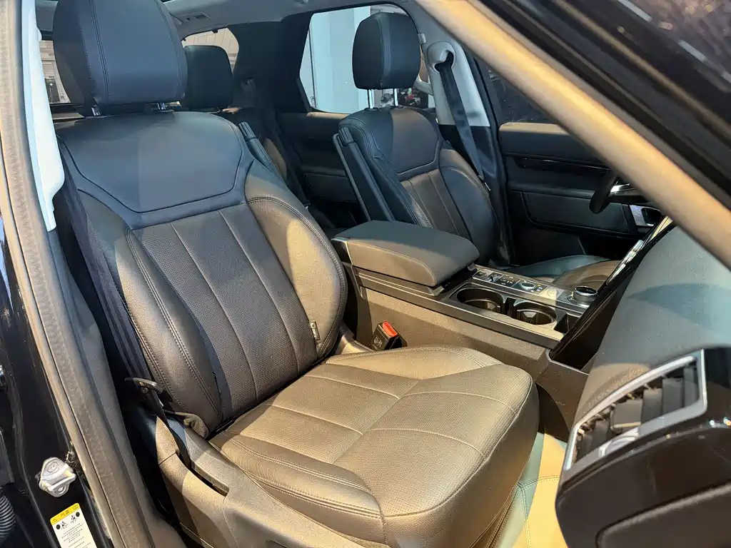 Land Rover Discovery 2019 — фото 16