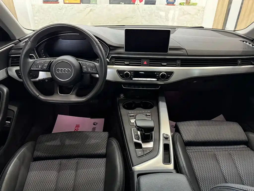 Audi A4L 2019 — фото 19