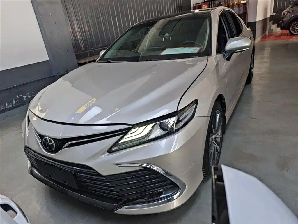 Toyota Camry 2021 — фото 3