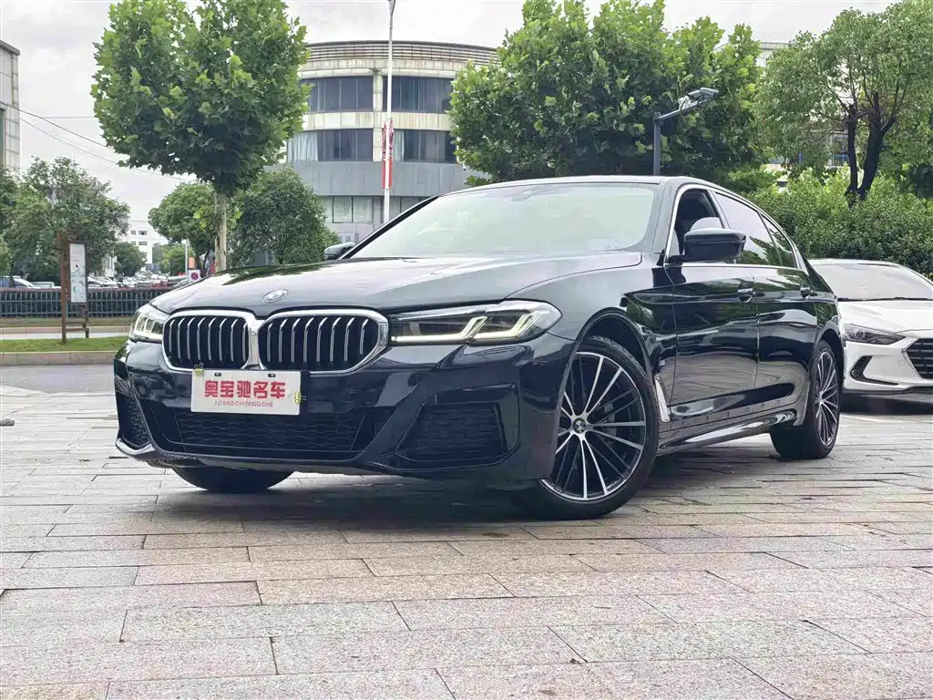 BMW 5 Series 2021 — фото 1