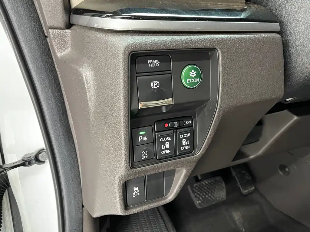 Honda Odyssey 2016 — фото 27