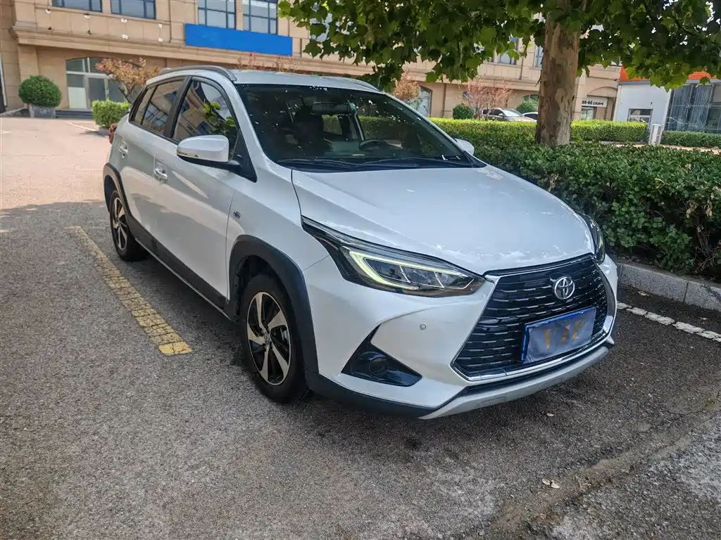 Toyota Yaris L 2021 — фото 8