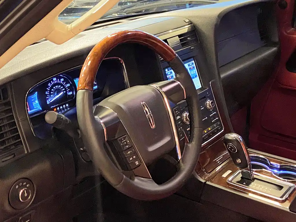 Lincoln Navigator 2017 — фото 13