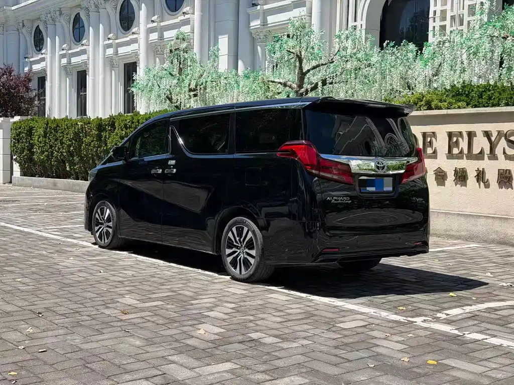 Toyota Alphard 2018 — фото 5