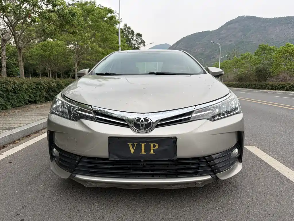 Toyota Corolla 2018 — фото 2
