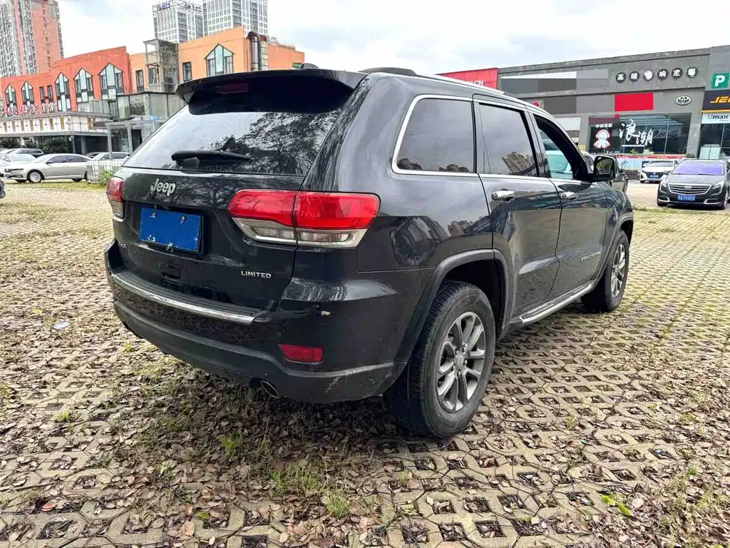 Jeep Grand Cherokee 2016 — фото 7