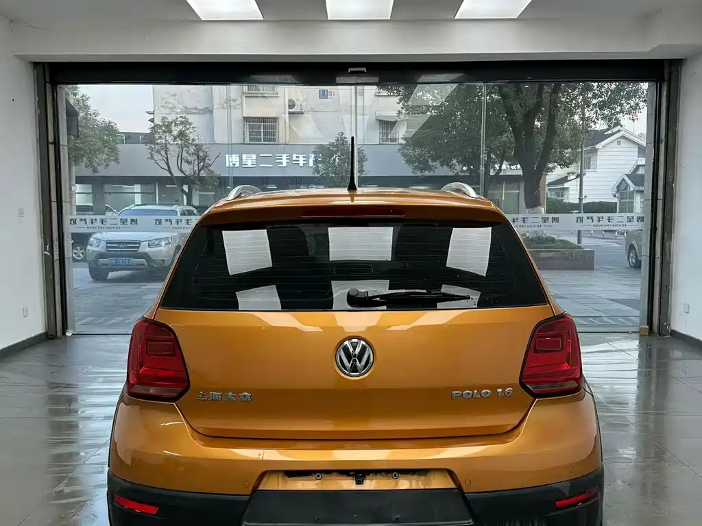Volkswagen Polo 2015 — фото 8