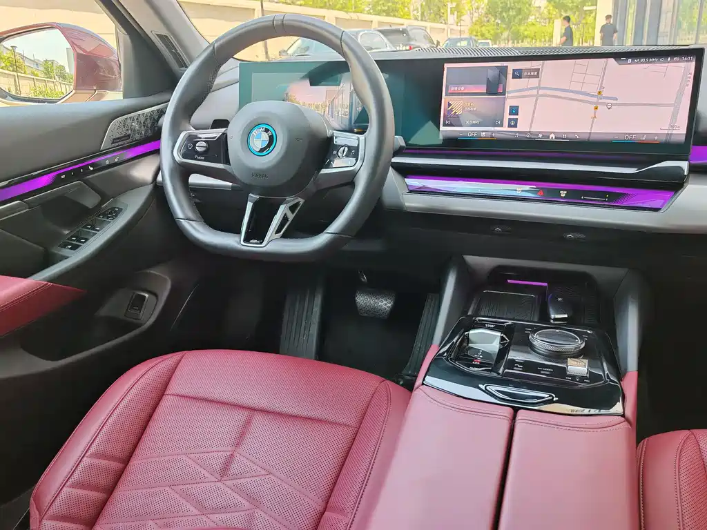 BMW i5 — фото 20