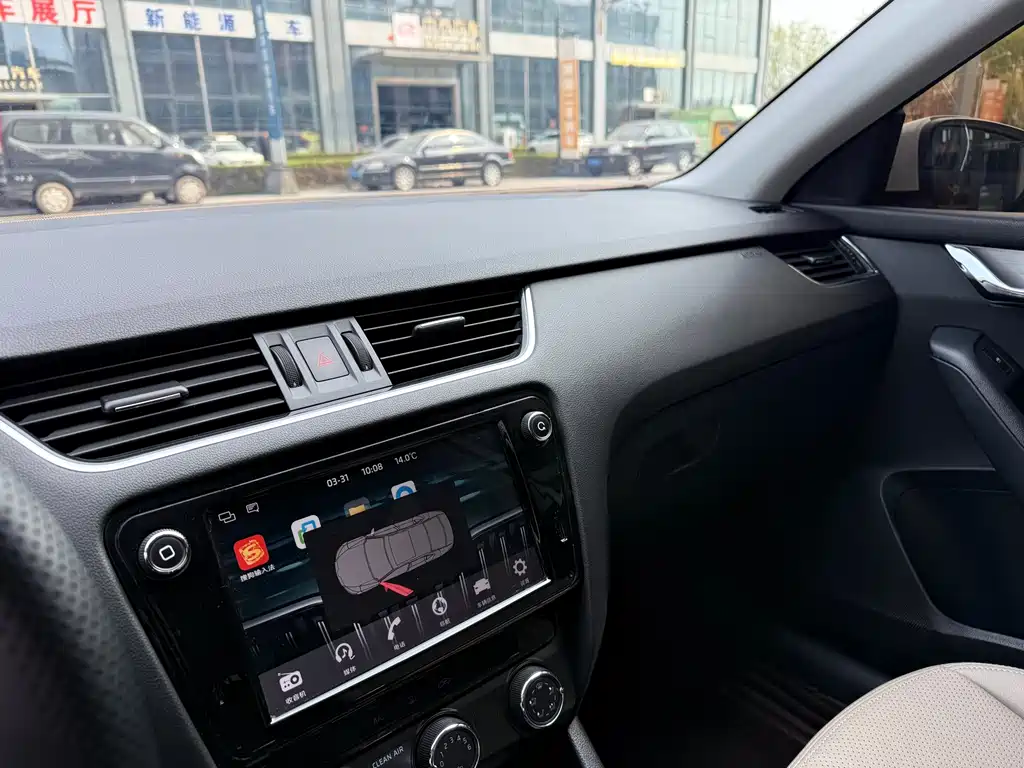 Skoda Octavia 2018 — фото 18
