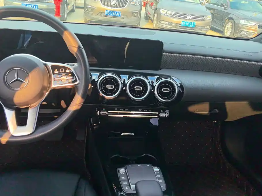 Mercedes-Benz A-Class 2021 — фото 13