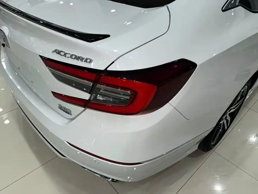 Honda Accord 2022 — фото 18