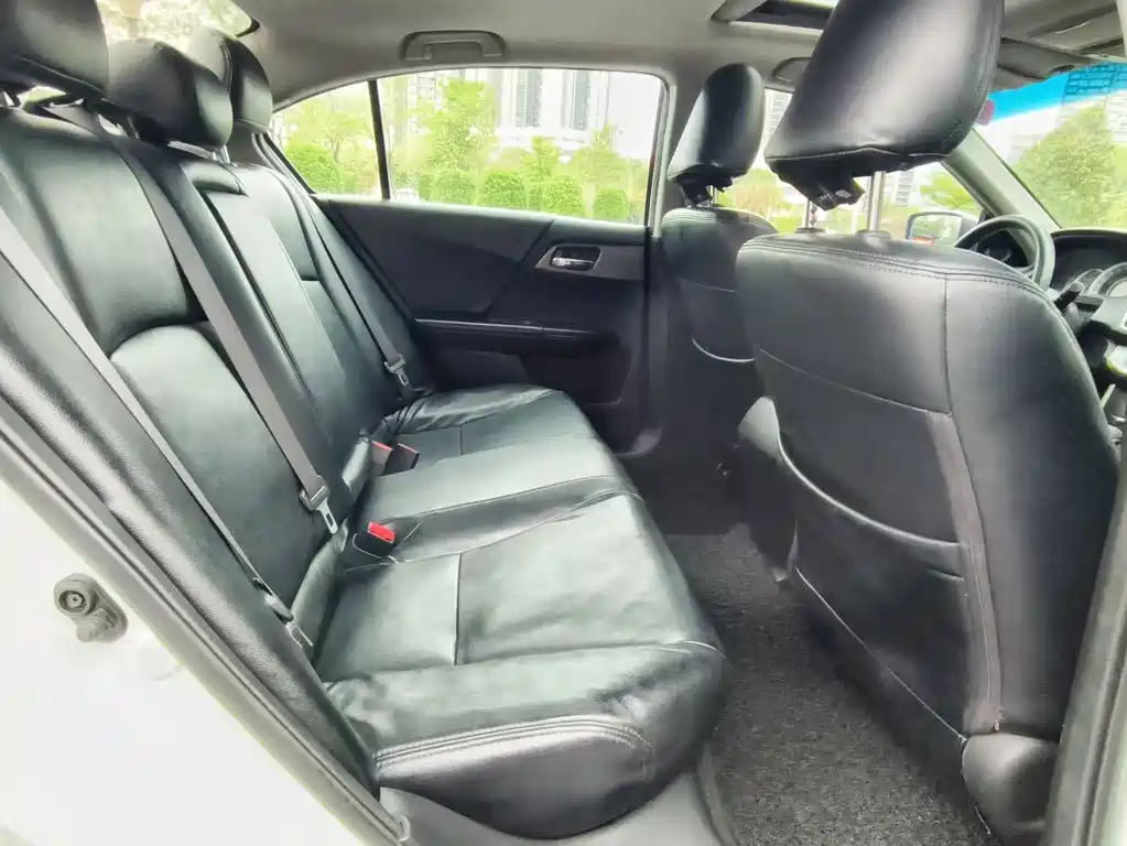 Honda Accord 2015 — фото 13