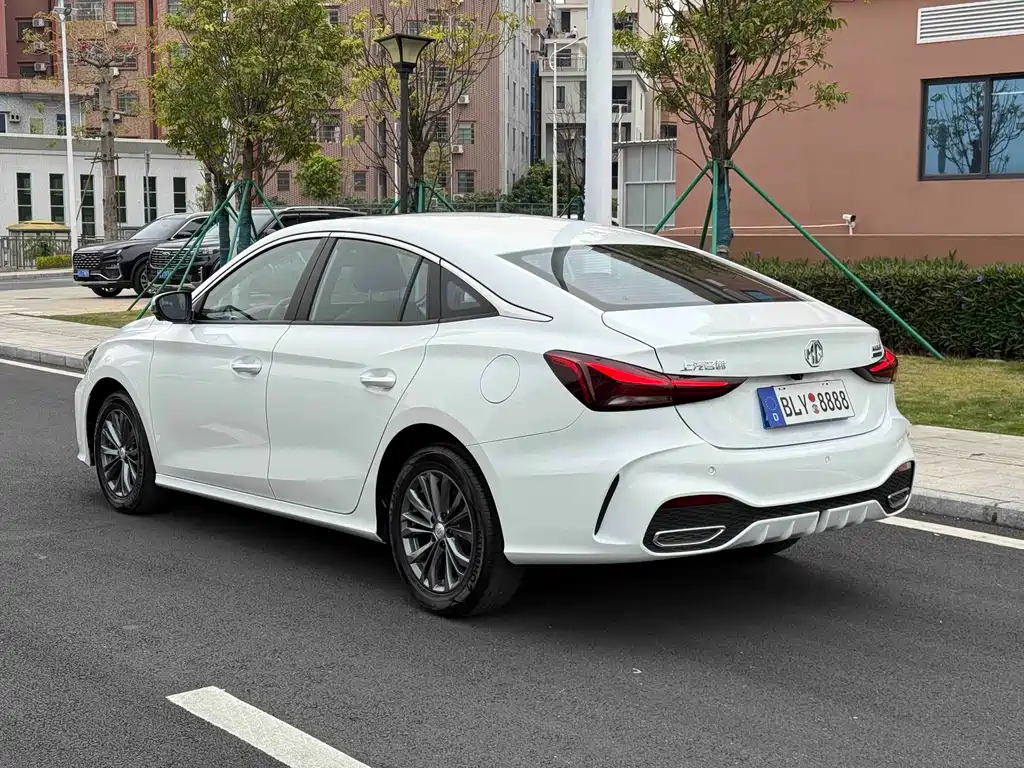MG MG5 2025