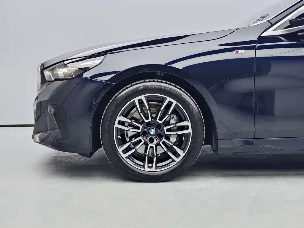 BMW 5 Series 2024 — фото 15