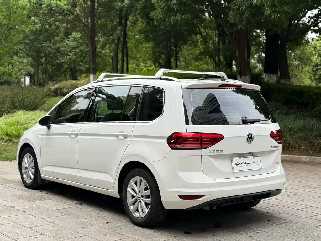 Volkswagen Touran 2019 — фото 4