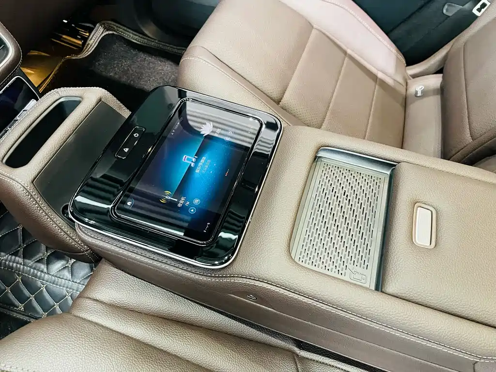 Mercedes-Benz GLS 2023 — фото 19