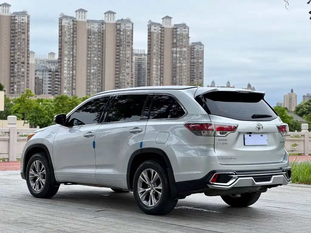 Toyota Highlander 2016 — фото 9