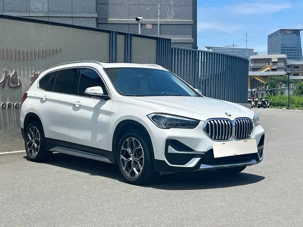 BMW X1 2022 — фото 3