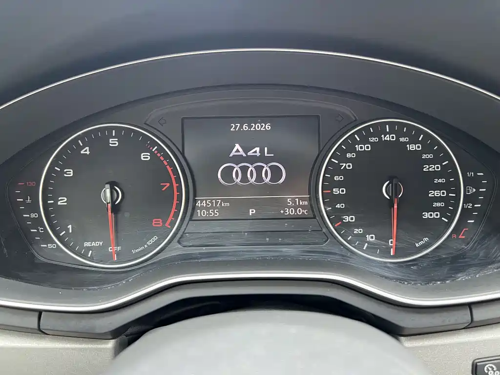 Audi A4L 2017 — фото 10