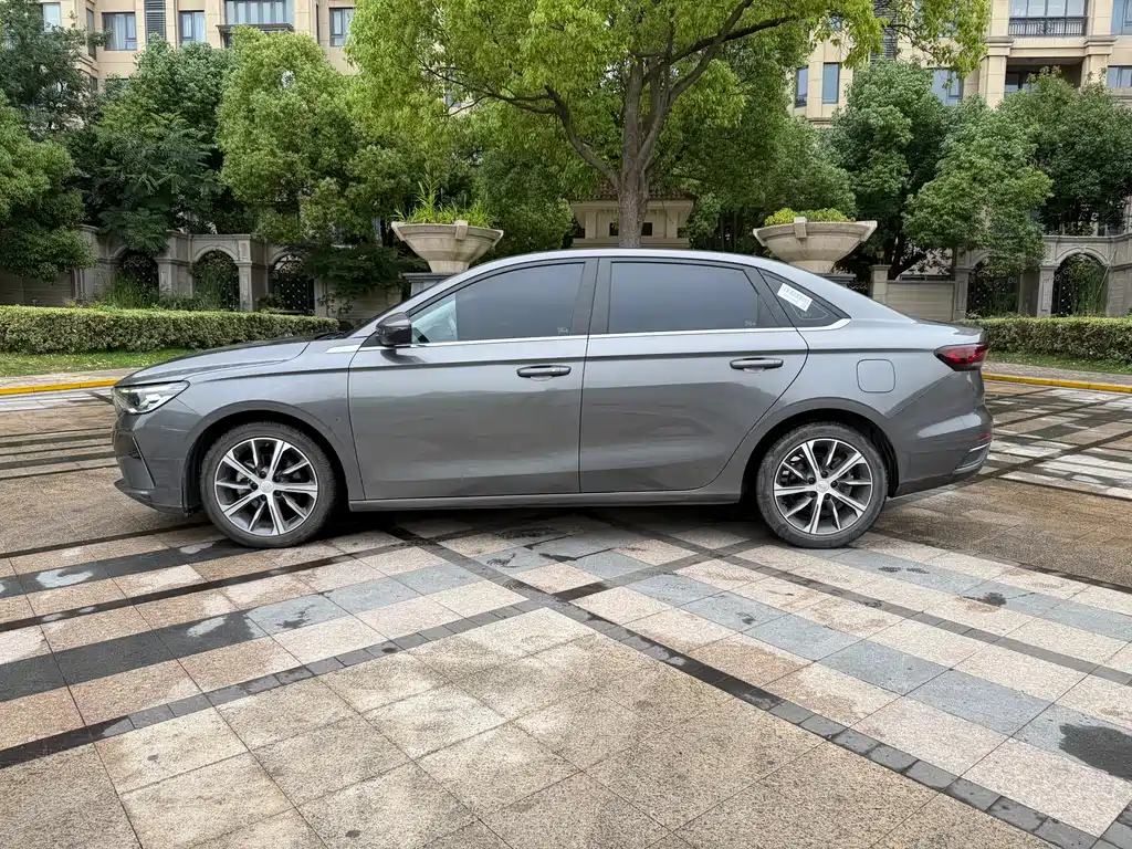 Geely Emgrand 2023 — фото 14