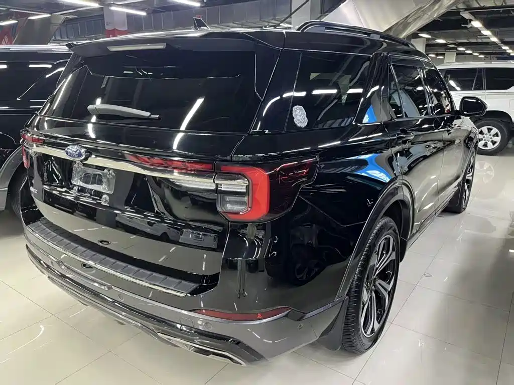 Ford Explorer 2023 — фото 10