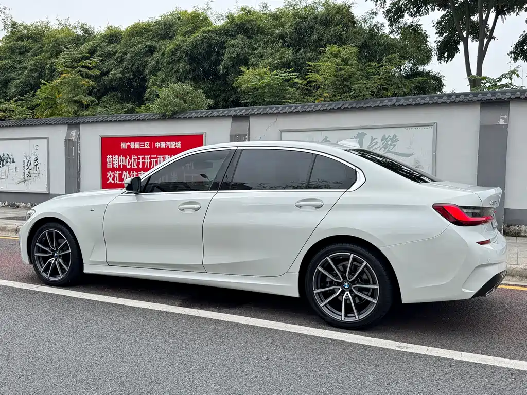 BMW 3 Series 2023 — фото 15