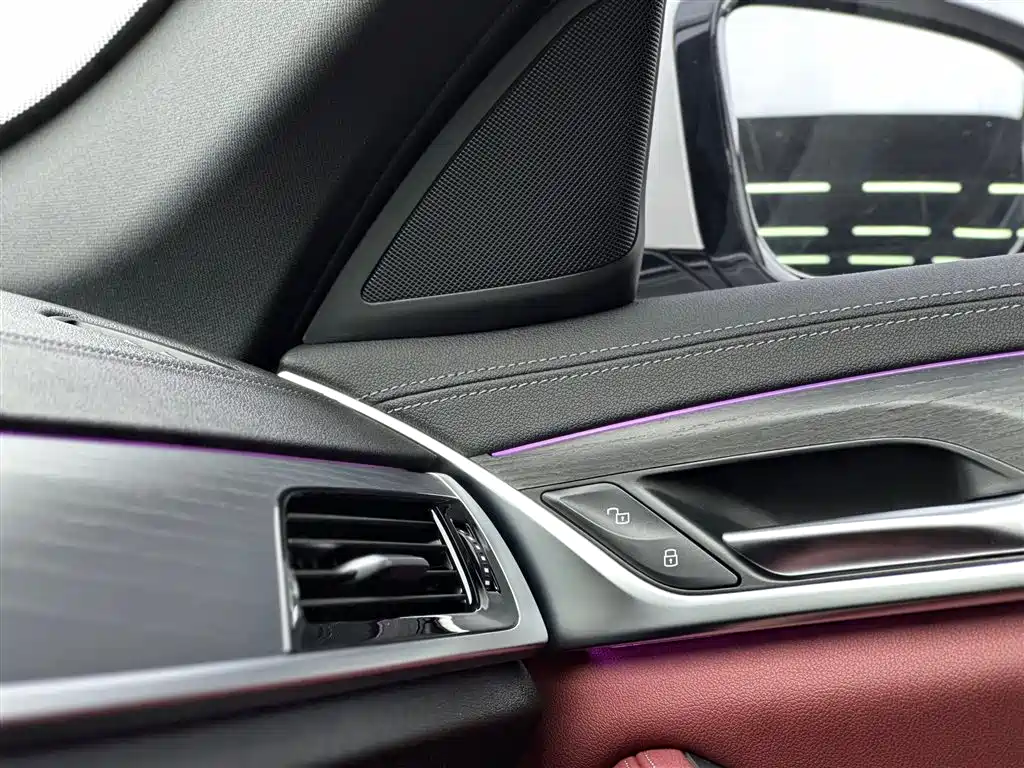 BMW 5 Series New Energy 2022 — фото 13