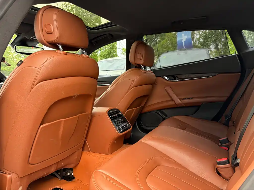 Maserati Quattroporte 2016 — фото 16