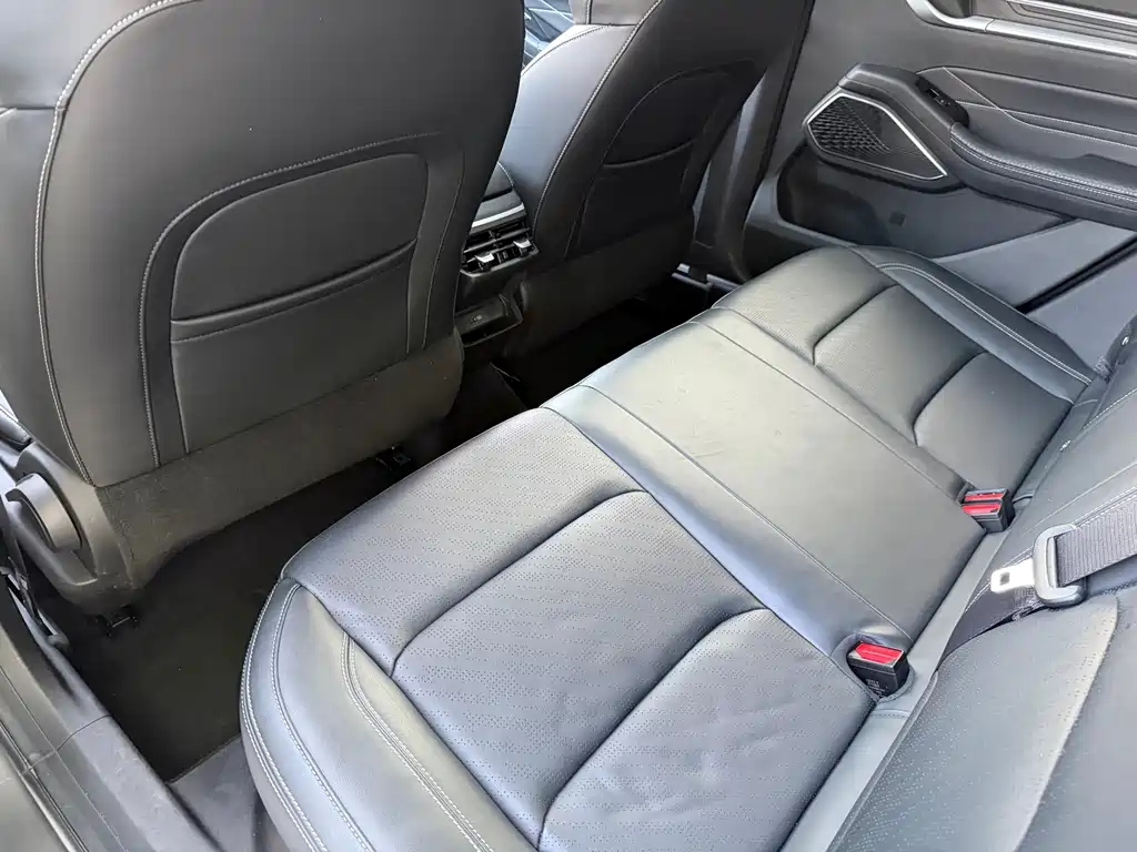 Geely Emgrand 2023 — фото 15