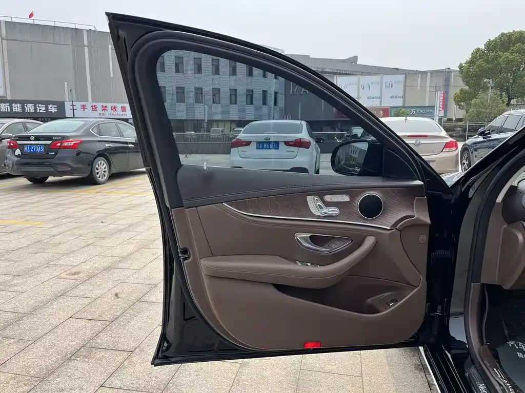 Mercedes-Benz E-Class 2021 — фото 10