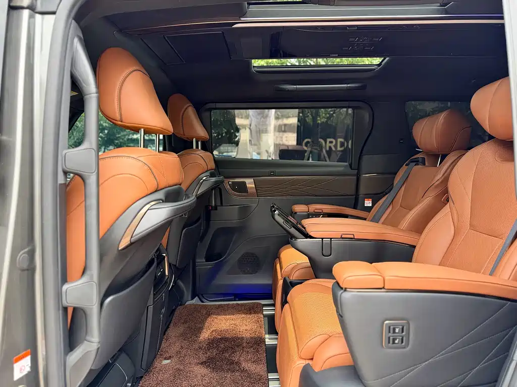 Toyota Vellfire 2024 — фото 13