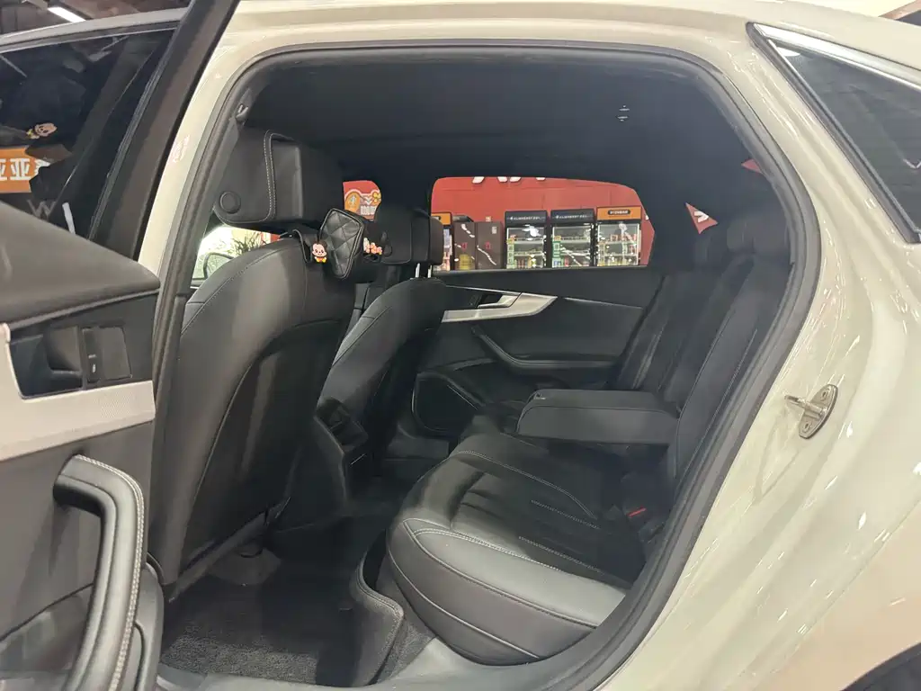 Audi A4L 2021