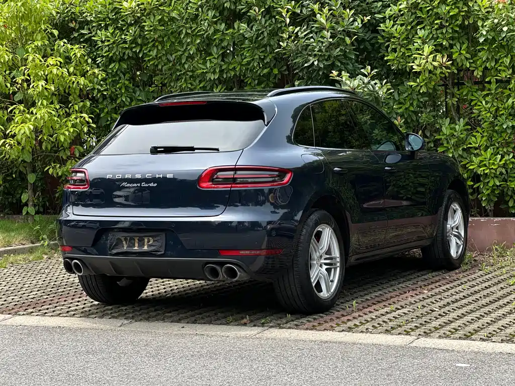 Porsche Macan 2018 — фото 23