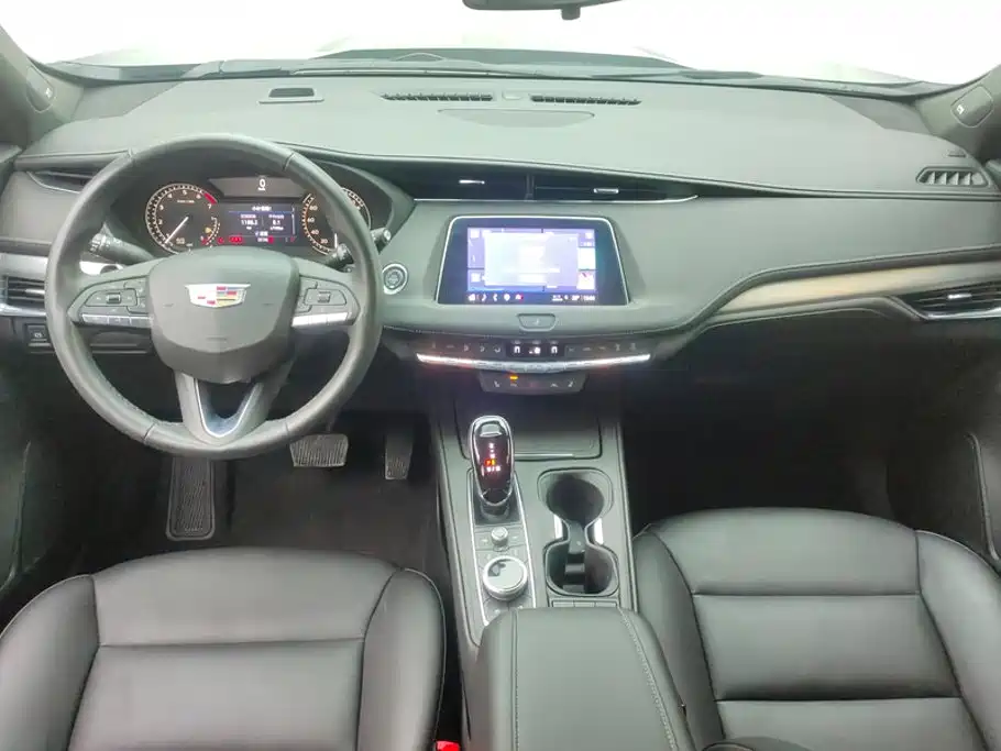 Cadillac XT4 2022 — фото 12